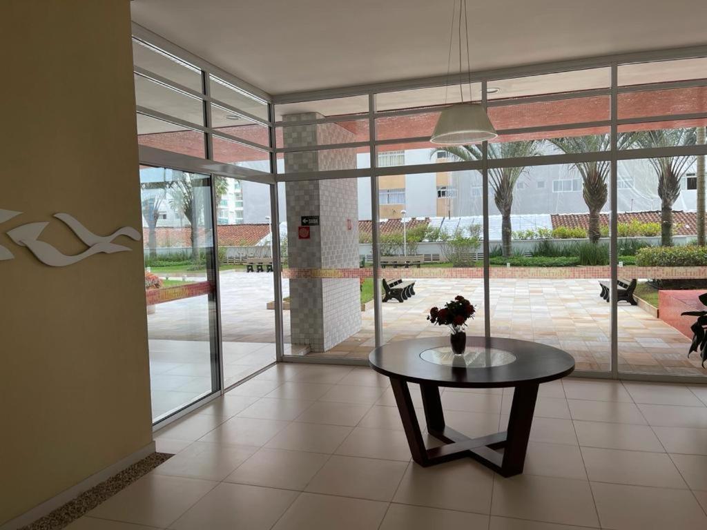 Lindo Apartamento A 50 Metros Da Praia Гуаружа Экстерьер фото