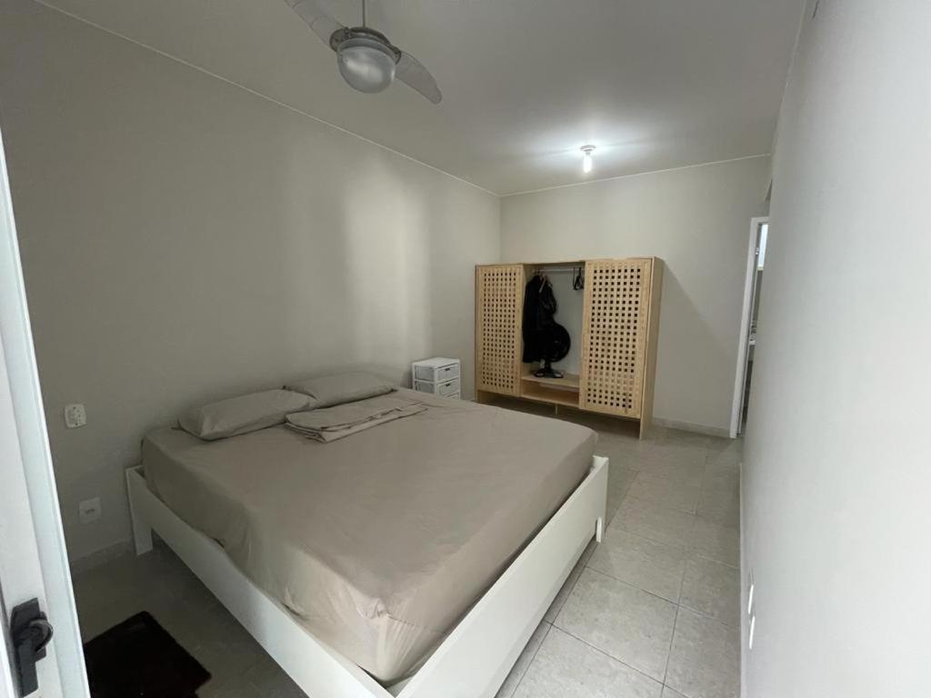 Lindo Apartamento A 50 Metros Da Praia Гуаружа Экстерьер фото